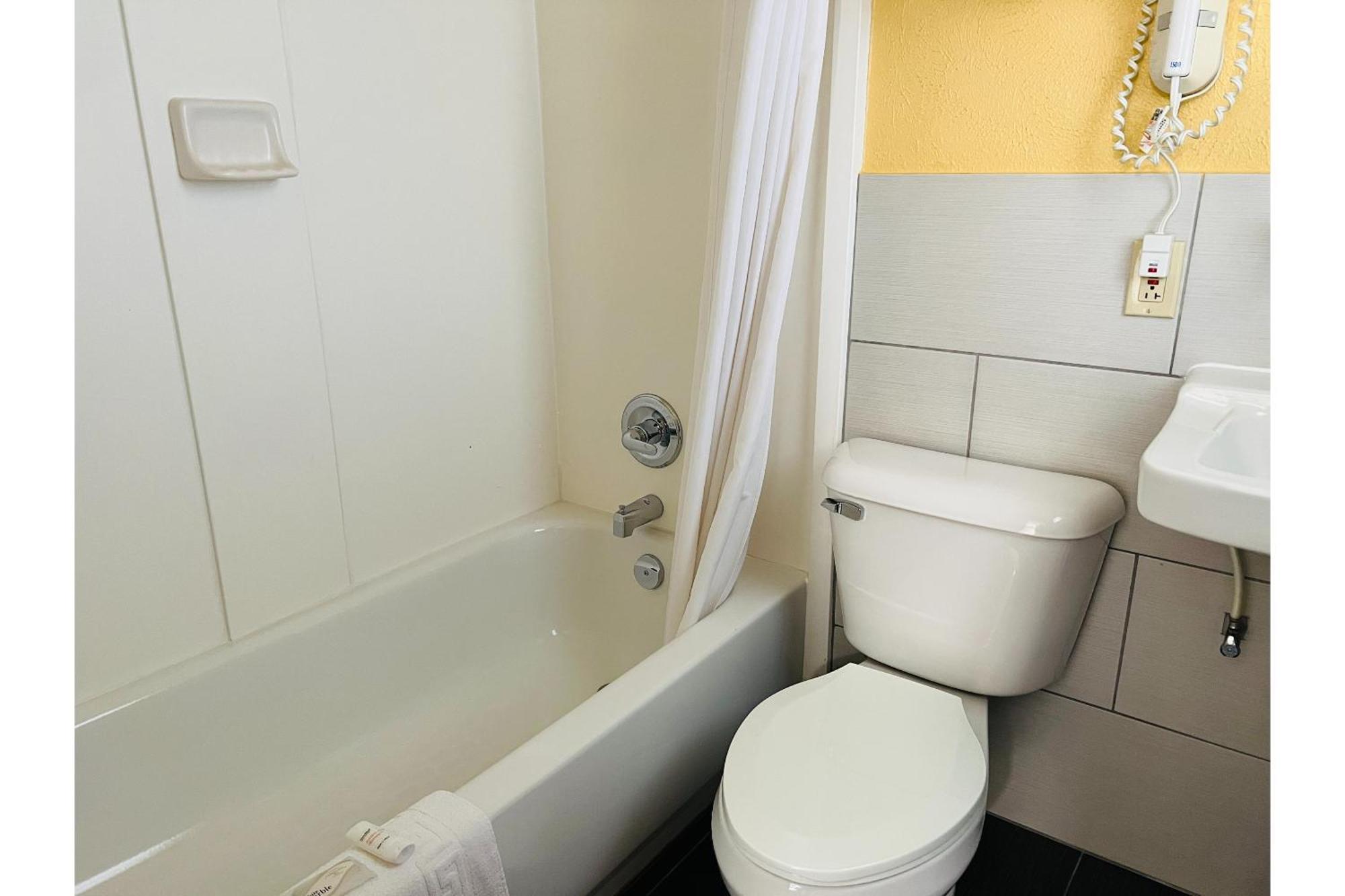 Budget Toledo Perrysburg I-280 Motel 2*
